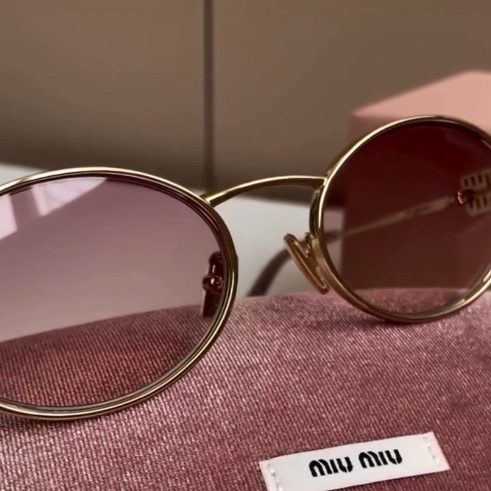 Miu Miu logo sunglasses